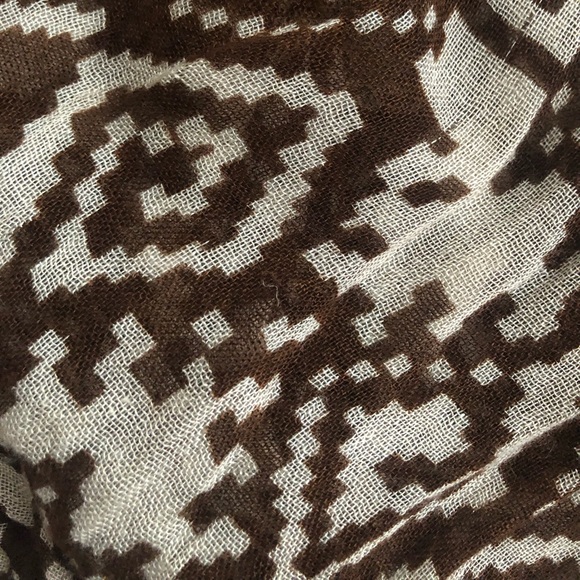 Geometric Print Scarf - Picture 3 of 4